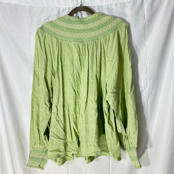 Nurture by Westbound Plus Size 2X Smocked Woven Long Sleeve Button-Front Top - Picture 3 of 5